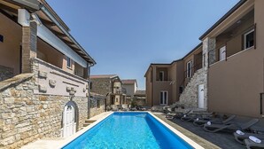 Unclassified image, 2 of 22, button - Modern Apartment Noa IV in Villa Valtrazza With Pool for 4 - 6 Persons (Tar-Vabriga)