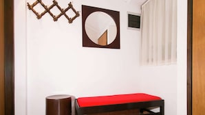 Reception - Apartment for 2 Persons on 2nd Floor with Balcony near Beach (Porec)