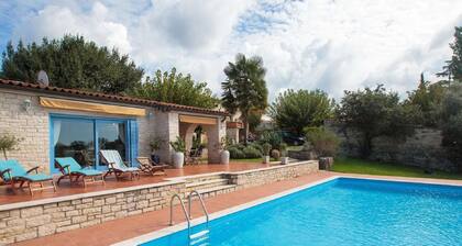 Villa With Perfect sun Deck Overlooking the Pool in the Heart of Istria