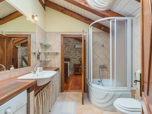 Shower, hair dryer, towels - Wonderful Holiday Home Located in Orbani Ideal for Relaxing (Sveti Lovrec)
