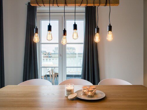 Modern Apartment 3 Bath Rooms, Close to Lake Veere