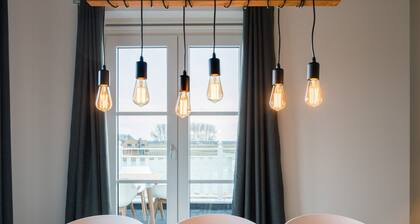 Modern Apartment 3 Bath Rooms, Close to Lake Veere