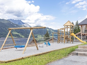 Chalet | Property amenity - Luxury Chalet With Pool and Sauna Near Ski Lift (Haus)