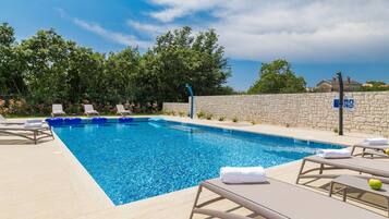 Villa | Pool | Indoor pool, outdoor pool