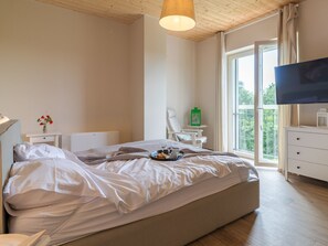 Villa | 4 bedrooms, individually furnished, iron/ironing board, bed sheets