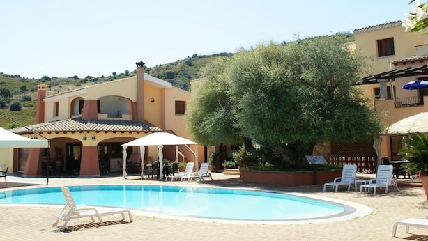 Exterior - Tastefully Decorated Apartment in Hills near Budoni (Budoni)