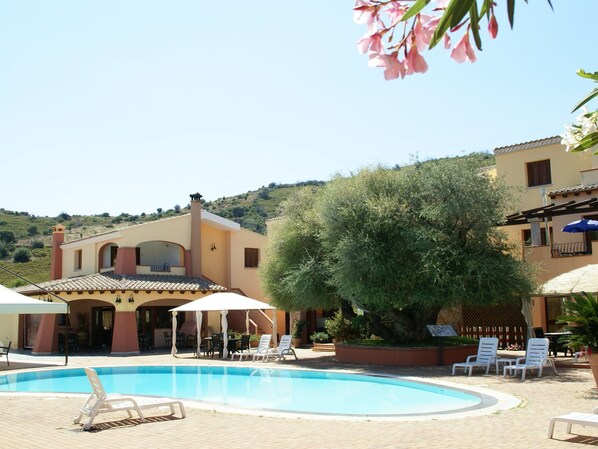Exterior - Tastefully Decorated Apartment in Hills near Budoni (Budoni)