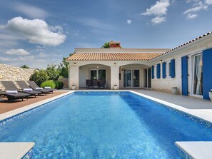 Villa | Pool