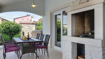 Villa | Restaurantes