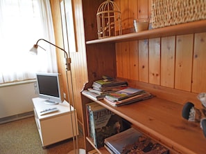 1 bedroom, individually furnished, bed sheets - Charming Apartment in Habkern With Private Terrace (Habkern)