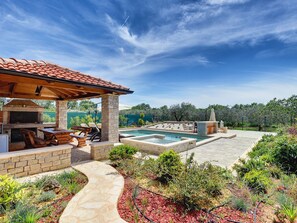 House | Pool | Indoor pool, outdoor pool - Holiday Home Medulin With Pool Near Beach (Medulin)