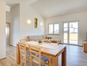 TV - Lovely Apartment in Premantura With Garden (Medulin)
