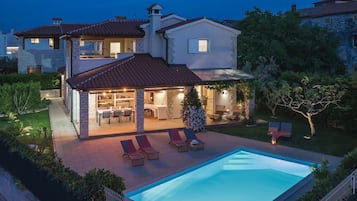 Villa | Exterior
