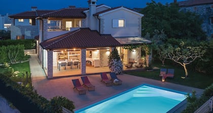 Villa in Novigrad With Pool Near Beach