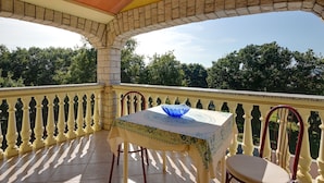 Balcony - Spacious Villa in Medulin With Private Swimming Pool (Medulin)