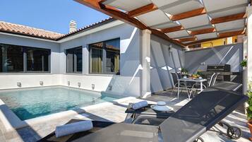 House | Pool | Indoor pool, outdoor pool