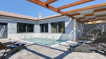 Ferienhaus | Pool | Innenpool, Außenpool