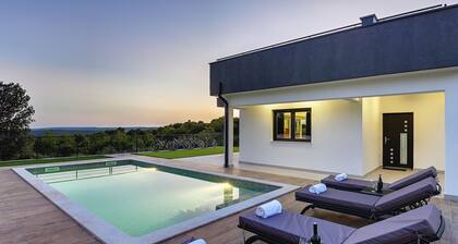 Stunning Villa in Koromacno With Private Swimming Pool