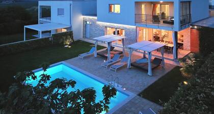 Modern Holiday Home in Novigrad With Pool
