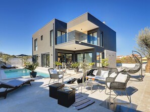 Villa | Exterior - Luxurious Villa in Rovinj With Pool (Rovinj)