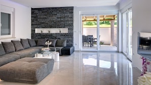 DVD player - Luxurious Villa With Pool and Terrace in Rovinj (Rovinj)