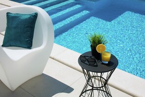 Pool - Luxury Apartment With Private Pool, Near the Beach and Close to Pula (Fazana)