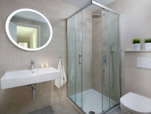 Apartment | Bathroom | Shower