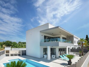 Apartment | Exterior - Luxury Apartment With Private Pool, Near the Beach and Close to Pula (Fazana)