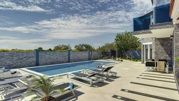 Villa | Pool | Indoor pool, outdoor pool, sun loungers