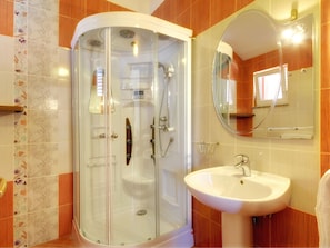 Shower, towels
