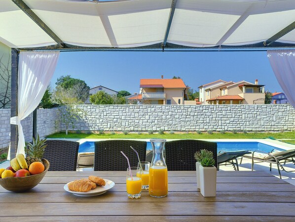 วิลล่า | ร้านอาหาร