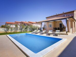 Villa | Havuz | Kapalı yüzme havuzu, açık yüzme havuzu 