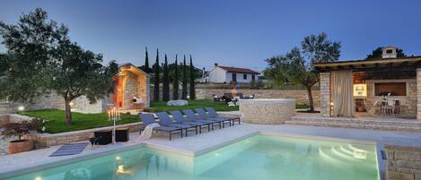 Villa | Pool | Indoor pool, outdoor pool