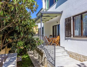 Apartment | Exterior - Apartment in Pula Near the Sea and Town Center (Pula)