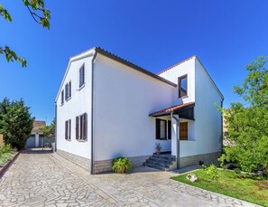 Exterior - Apartment in Pula Near the Sea and Town Center (Pula)