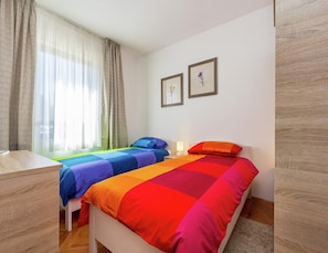 3 Schlafzimmer, individuell eingerichtet, Bettwäsche