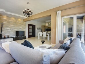 Villa | Living area - Beautiful Villa With Garden, Private Heated Pool, Whirlpool, Sauna, Near Rovinj (Rovinj)