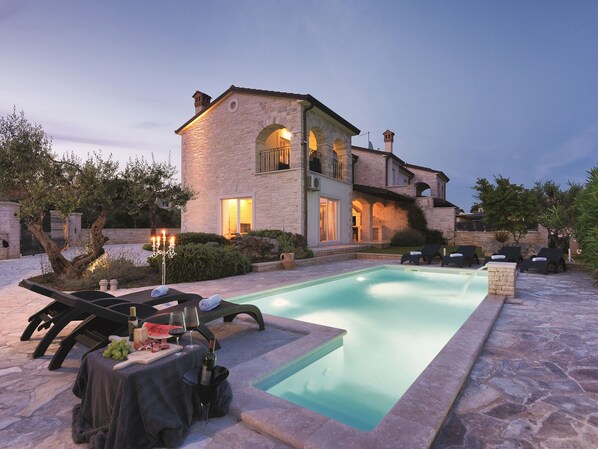 Villa | Pool | Indoor pool, outdoor pool - Beautiful Villa With Garden, Private Heated Pool, Whirlpool, Sauna, Near Rovinj (Rovinj)