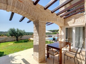 Dining - Beautiful Villa With Garden, Private Heated Pool, Whirlpool, Sauna, Near Rovinj (Rovinj)