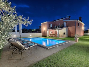 Exterior - Well Kept Villa with Spacious Garden & Private Pool near Beach (Marcana)