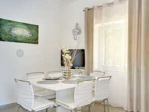 Dining - Nice & Cozy Detached House near Pula with Private Pool & Fenced Garden (Pula)