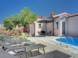 Exterior - Nice & Cozy Detached House near Pula with Private Pool & Fenced Garden (Pula)