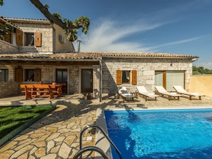 Outdoor pool - Beautiful Holiday Home With Private Pool Near Lim Fjord (Sveti Lovrec)