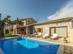 Exterior - Beautiful Holiday Home With Private Pool Near Lim Fjord (Sveti Lovrec)