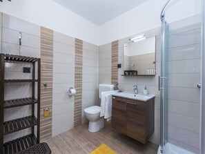 Hair dryer, towels - Beautiful Holiday Home With Private Pool Near Lim Fjord (Sveti Lovrec)