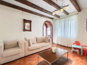 House | Living area | TV - Holiday Home in Rovinjsko With Pool (Rovinj)