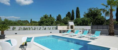 Apartment | Pool | Indoor pool, outdoor pool
