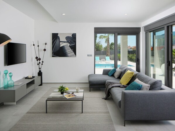 Apartment | Living area - Apartment in Faana With Sea Beach (Fazana)