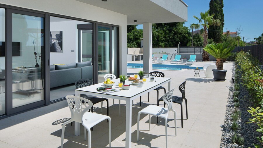 Apartment in Faana With Sea Beach