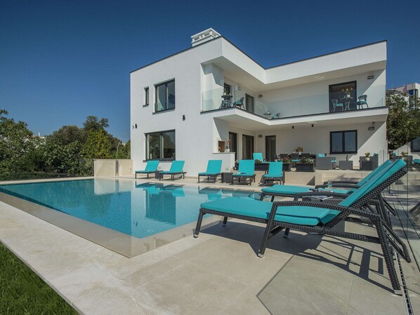 Villa | Pool | Indoor pool, outdoor pool, sun loungers